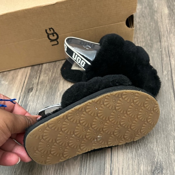 UGG Black Fuzzy Slide Sandals - Picture 4 of 5